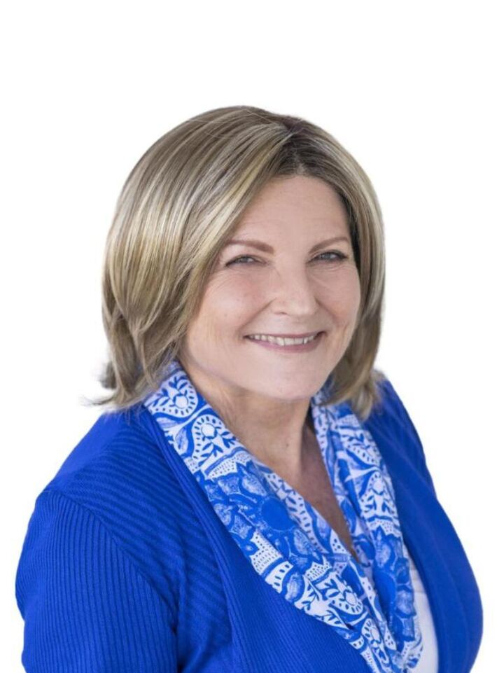 Lisa White, Real Estate Salesperson in Apple Valley, Home Source