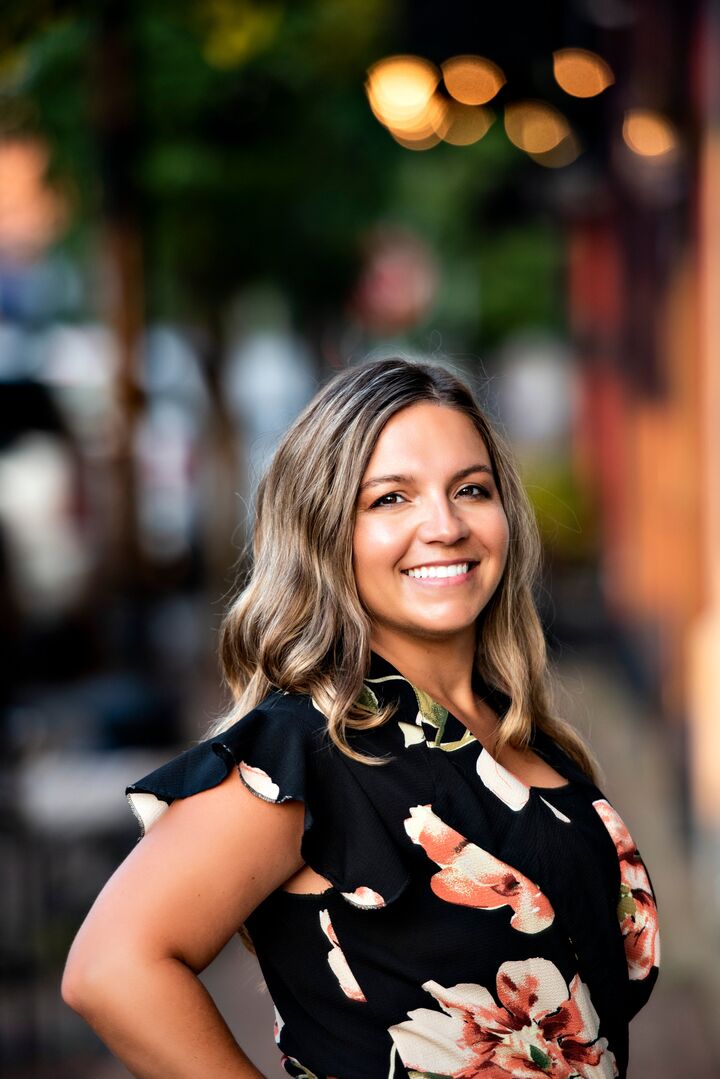 Candace Glore, Sales Associate in Farmington, Hulsey