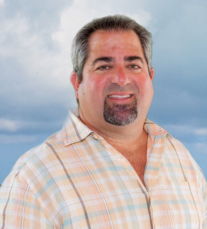 Robert Valenzuela,  in Big Pine Key, Circle