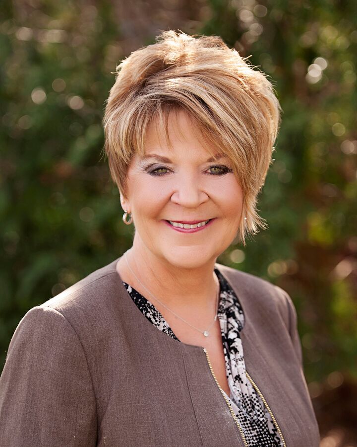 Tonda Hoefler, Real Estate Salesperson in Springboro, Heritage