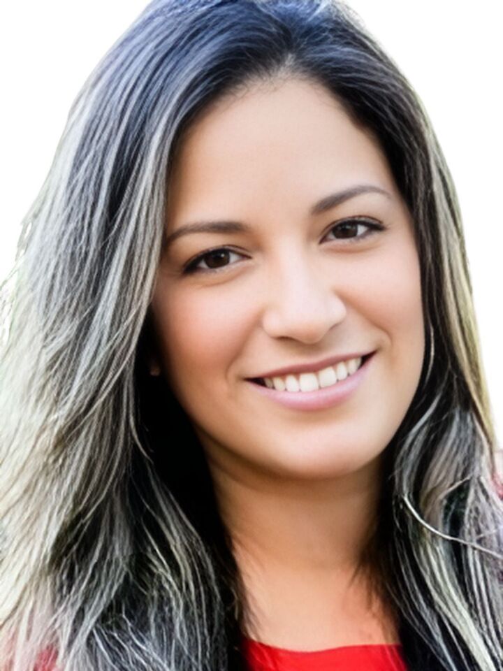 Sandra Rodriguez, Associate Real Estate Broker in Miami, Town & Country Properties