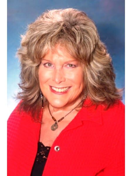 Tere White, REALTOR® in San Mateo, Icon Properties