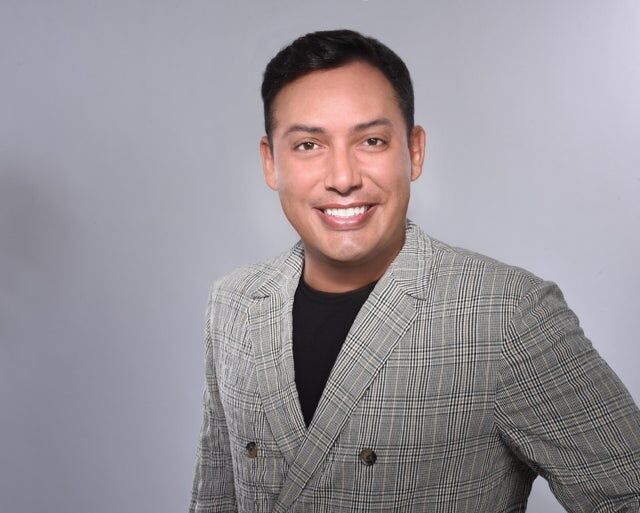 Hector Vazquez, Real Estate Salesperson in Miami, World Connection