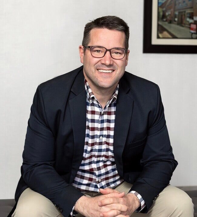 Eric Ebeling, Sales Associate in Lake Orion, Professionals