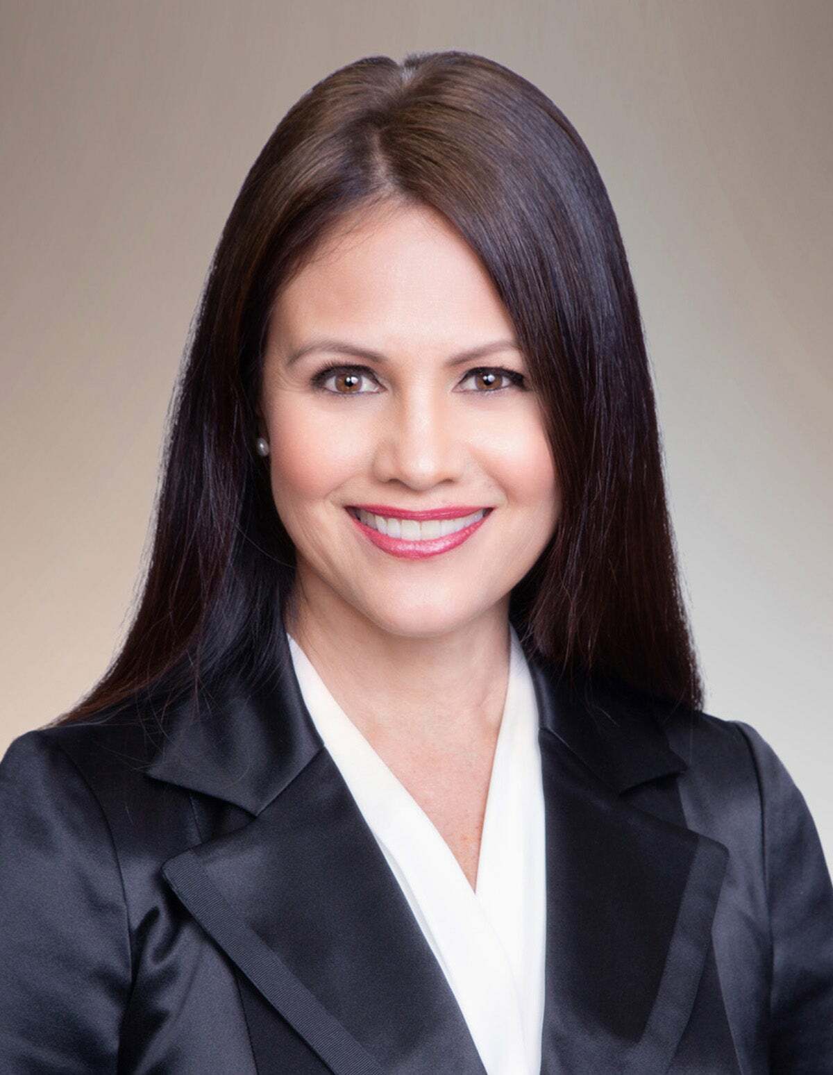 Tania de Jesus, REALTOR® in Honolulu, Advantage Realty