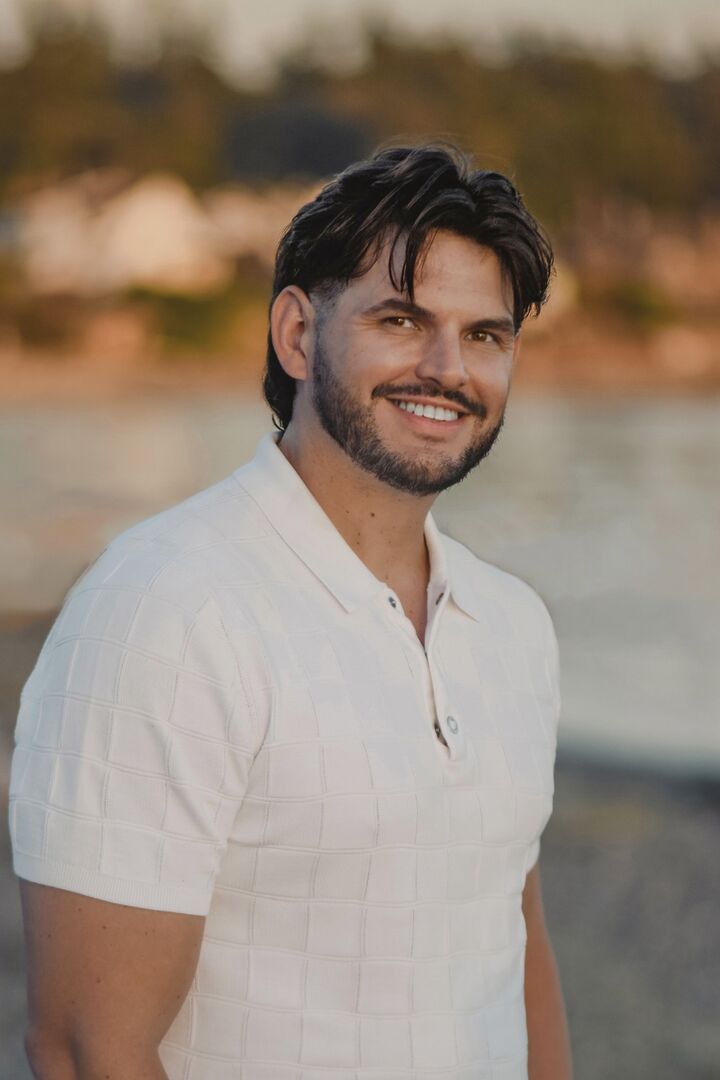 Lucas Shaw,  in Bellevue, Windermere