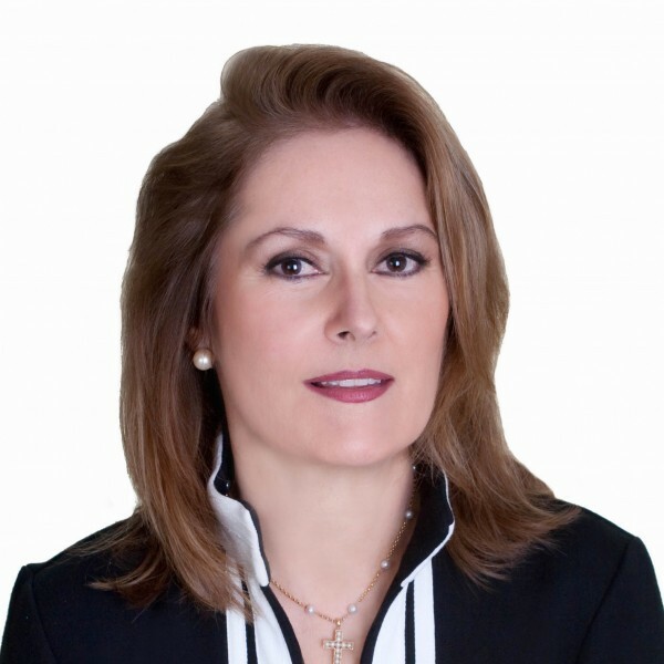 Olga Saizarbitoria,  in Miami, Cervera Real Estate