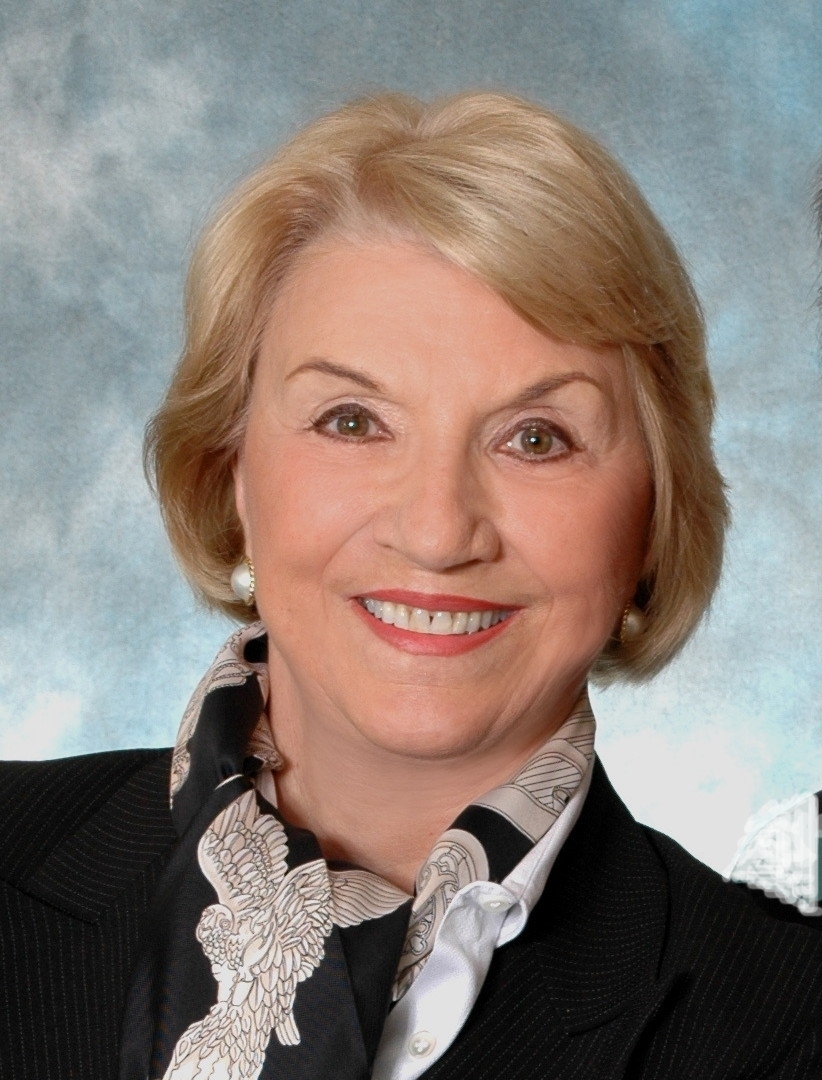 Hannelore Blanchard,  in Los Altos, Sereno