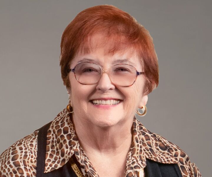 Pat Piper, Principal Broker in Brookings, Agate Realty