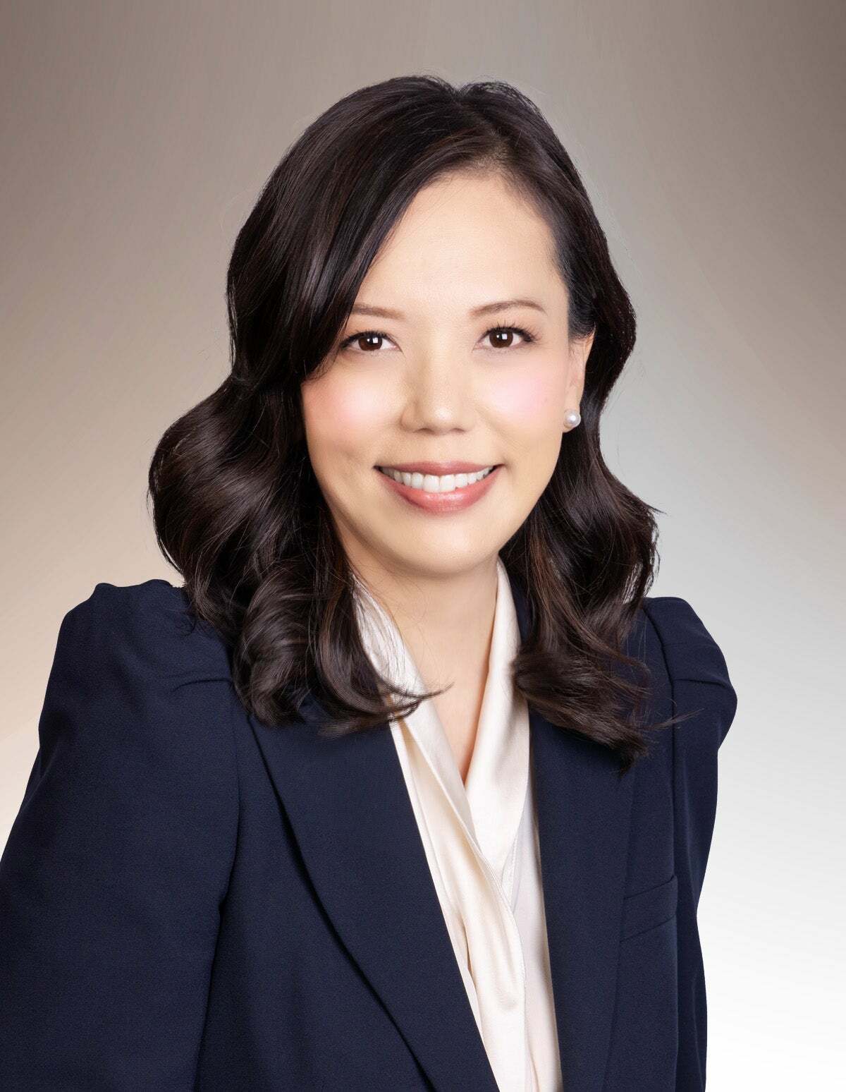 Sandin Chang, REALTOR® in Honolulu, Advantage Realty