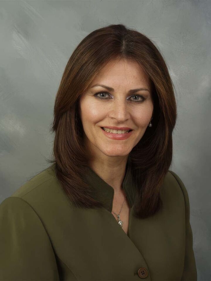 Wafa Hanna, Real Estate Salesperson in Irvine, Affiliated
