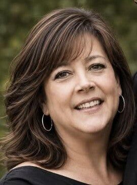Laura Litz, Associate Real Estate Broker in Hendersonville, Wright Realty