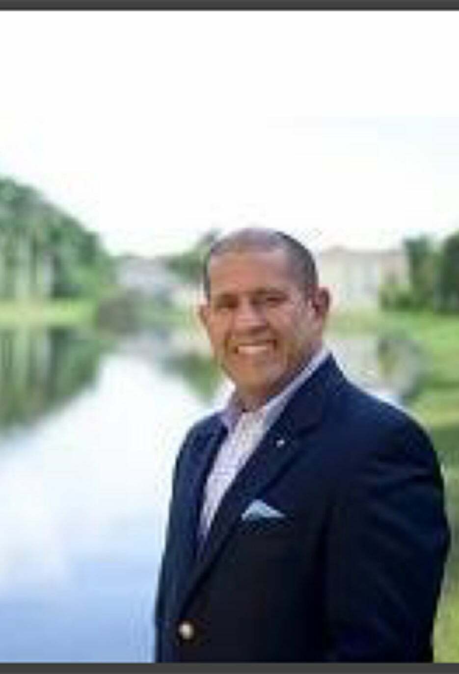 Benito Gomez, Real Estate Salesperson in Miami, World Connection