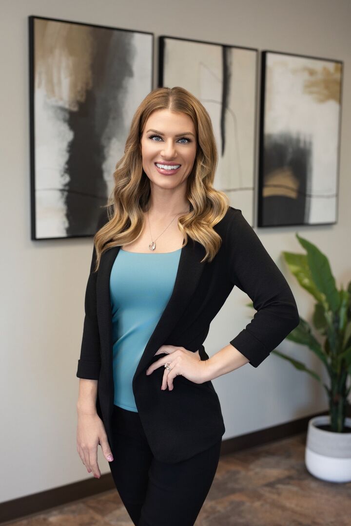 Ashley Broadbent, Real Estate Salesperson in Minot, Morrison Realty