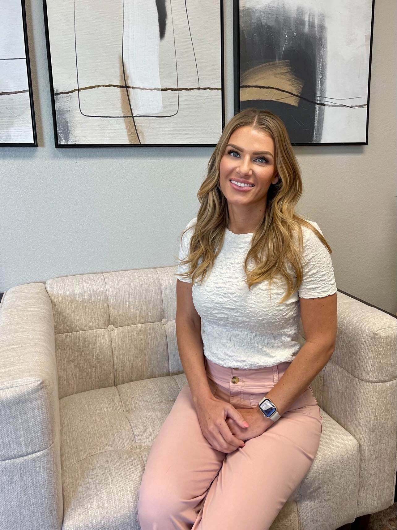 Ashley Broadbent, Real Estate Salesperson in Minot, Morrison Realty