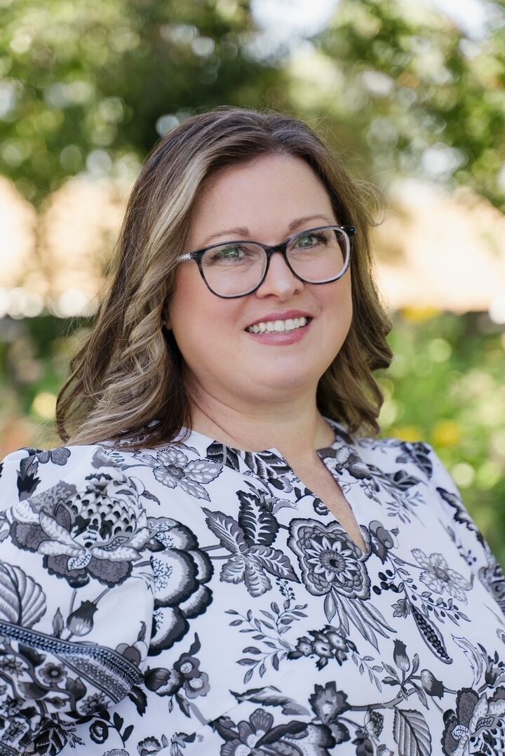 Brandie Grace, Real Estate Salesperson in Clarksville, Premier Realty