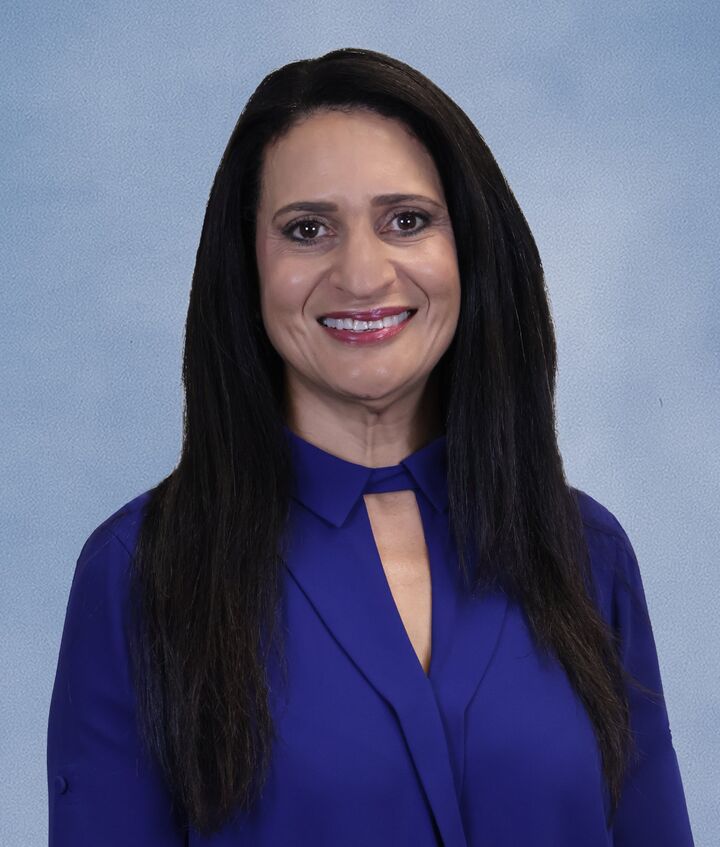 Elizabeth Caminero,  in Hauppauge, Realty Connect