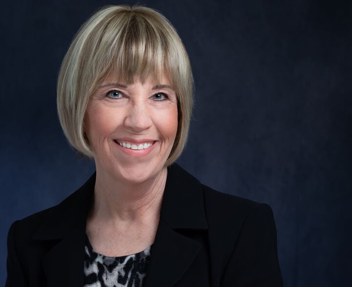 Sandy McBride, Broker in Henderson, Americana
