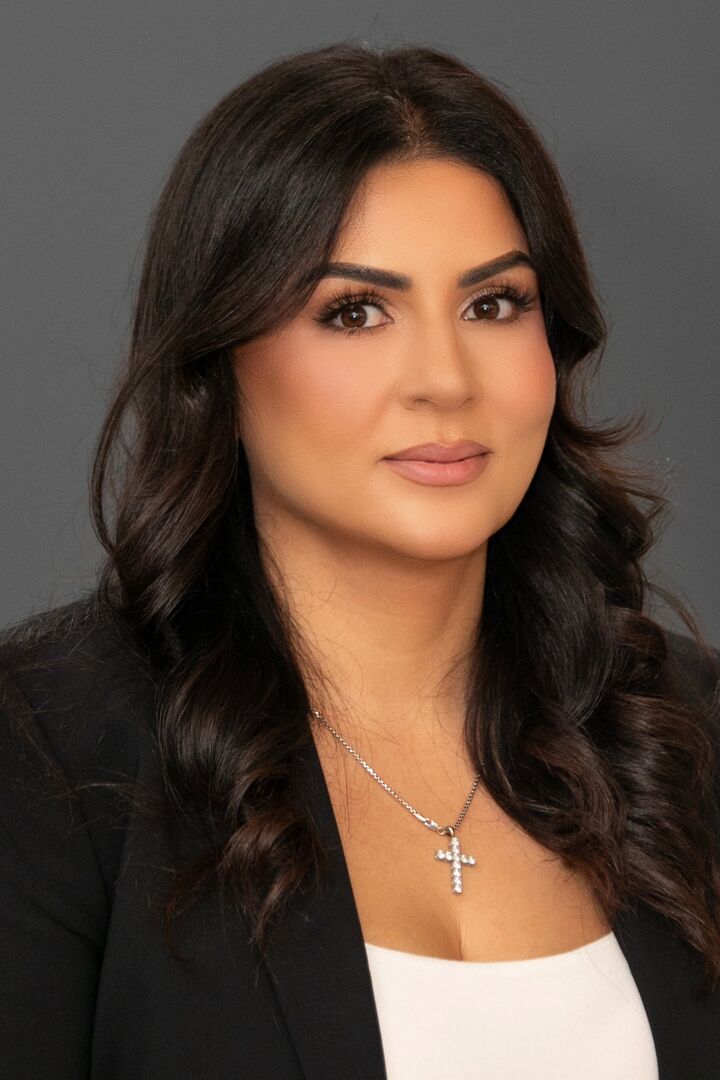 Nairy Stepanyan, Real Estate Salesperson in Glendale, Hallmark Realty