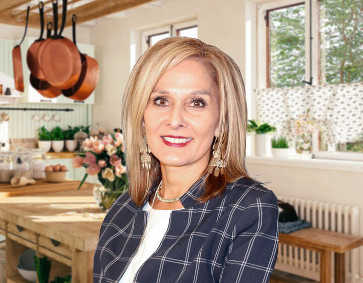 Loraine Whitley,  in Lindale, I-20 Team