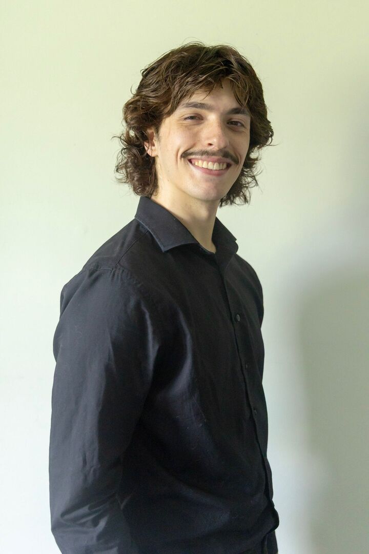 Leyton Nicklosovich,  in Fenton, Professionals