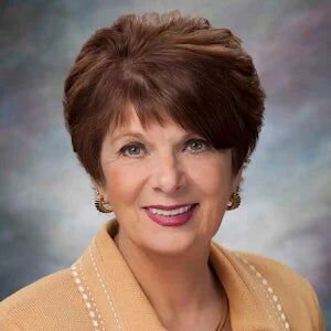 Paula Filar, Real Estate Salesperson in Henderson, Americana
