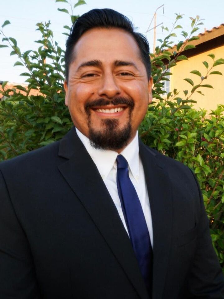 Leonel Herrera, Real Estate Salesperson in Moreno Valley, Town & Country