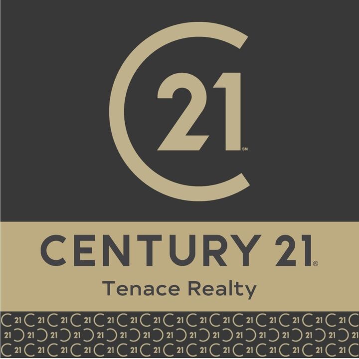 Ashley Acceus, Sales Associate in Coral Springs, Tenace Realty
