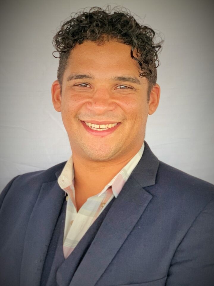 Stefan Lück,  in Harvey, Richard Berry & Associates, Inc.