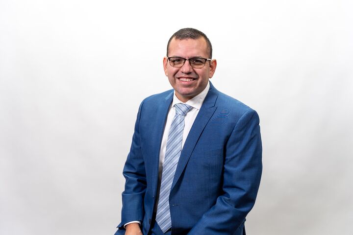 Manny Barajas, Real Estate Broker/Real Estate Salesperson in Holland, Schmidt Realtors