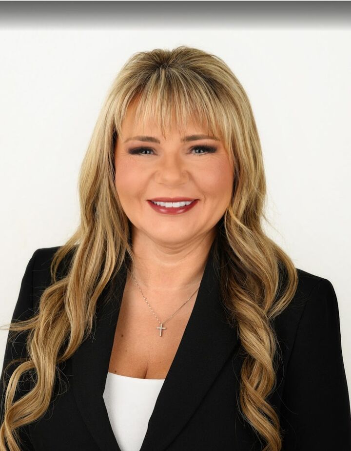 Candice Husted, Real Estate Salesperson in Sioux City, Associated Brokers Realty, Inc.