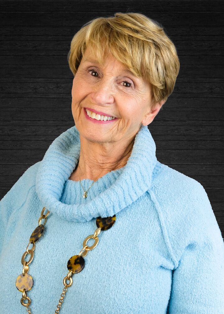 Sally Brooke, Real Estate Salesperson in Topeka, American Home