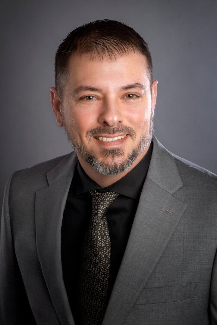 Billy Walker,  in Washington, Classic Realty