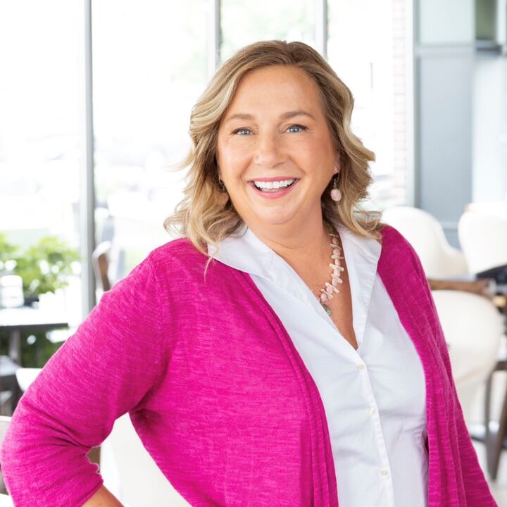 Deb Sears, Real Estate Broker/Real Estate Salesperson in Grand Rapids, Schmidt Realtors