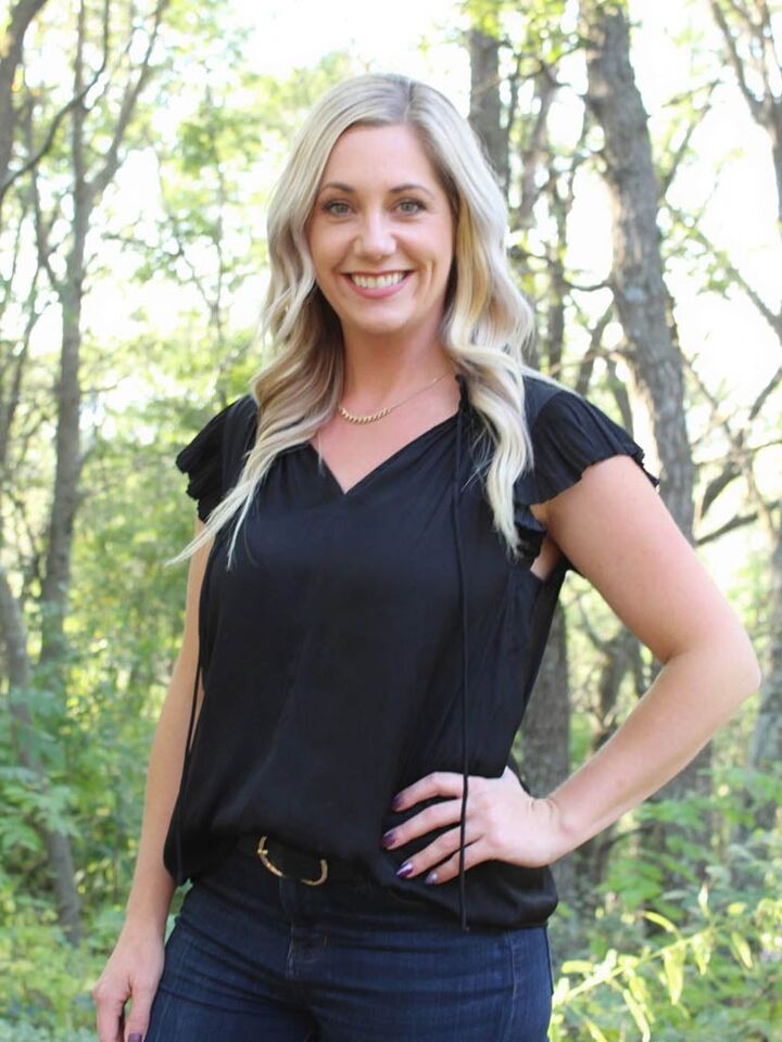 Nicole Mickelson, Real Estate Salesperson in Altoona, Affiliated