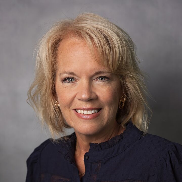 Amy Planalp, Real Estate Broker in Bloomington, Scheetz