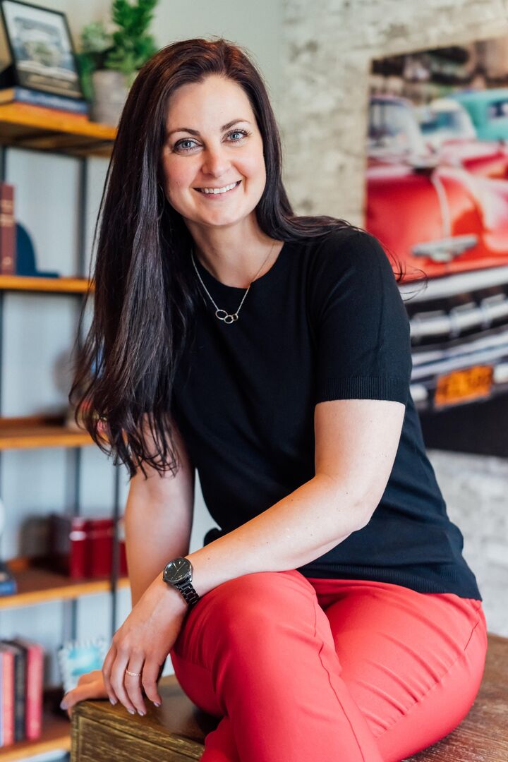 Laura McGurk,  in Columbus, Scheetz