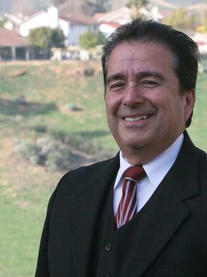 Robert Portugal, Real Estate Salesperson in Moreno Valley, Town & Country