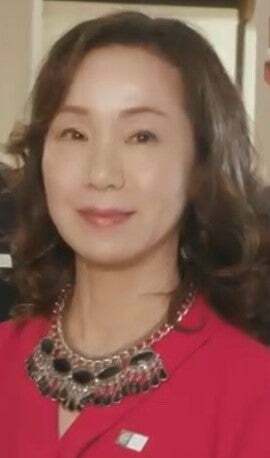 Jinny Yun,  in Troy, Professionals