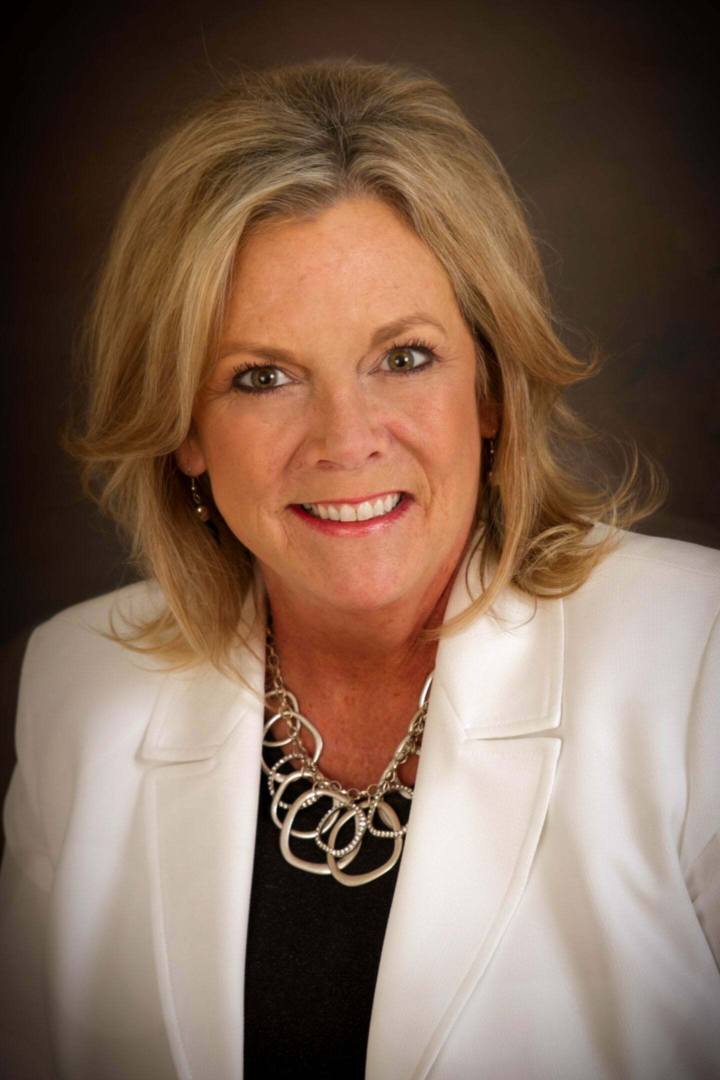 Michele McCardel-Dalen, Sales Associate in East Lansing, Professionals