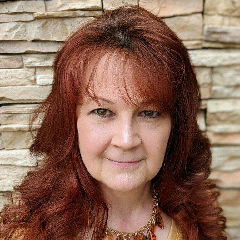 Kally Hoelcher, Real Estate Salesperson in Niles, Anchor