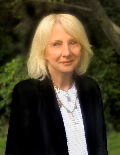 Linda Salzer,  in Woodbury, Realty Connect