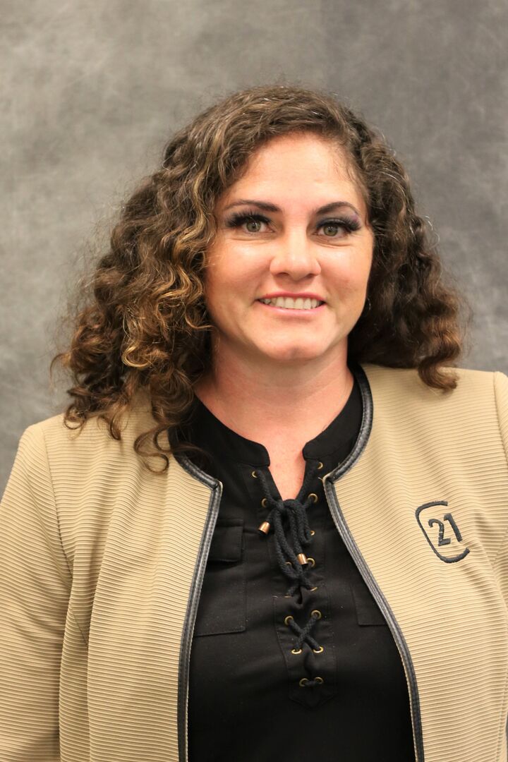 Sandra Lee,  in Boynton Beach, Tenace Realty