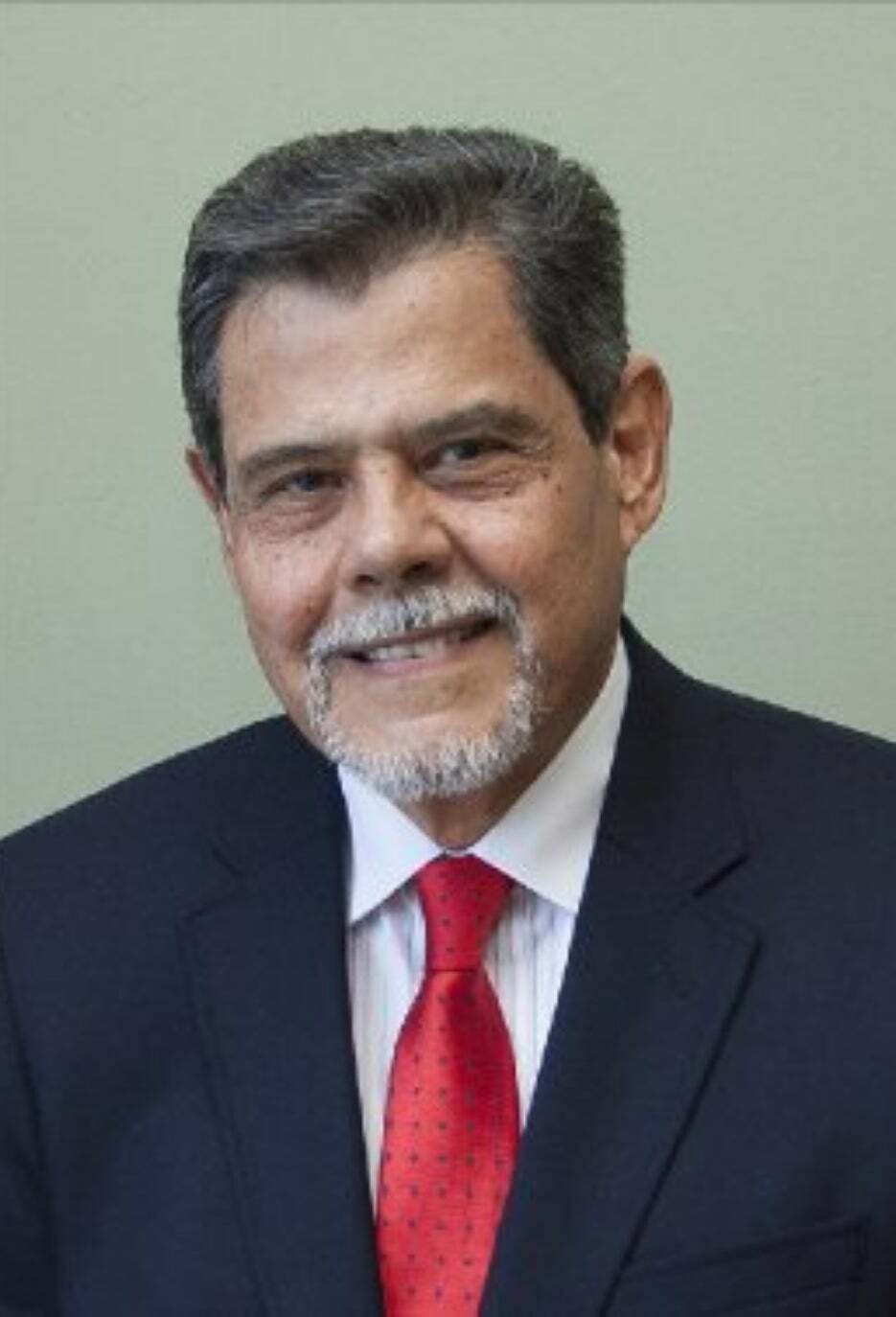 Luis Reyes, Real Estate Salesperson in Miami, World Connection