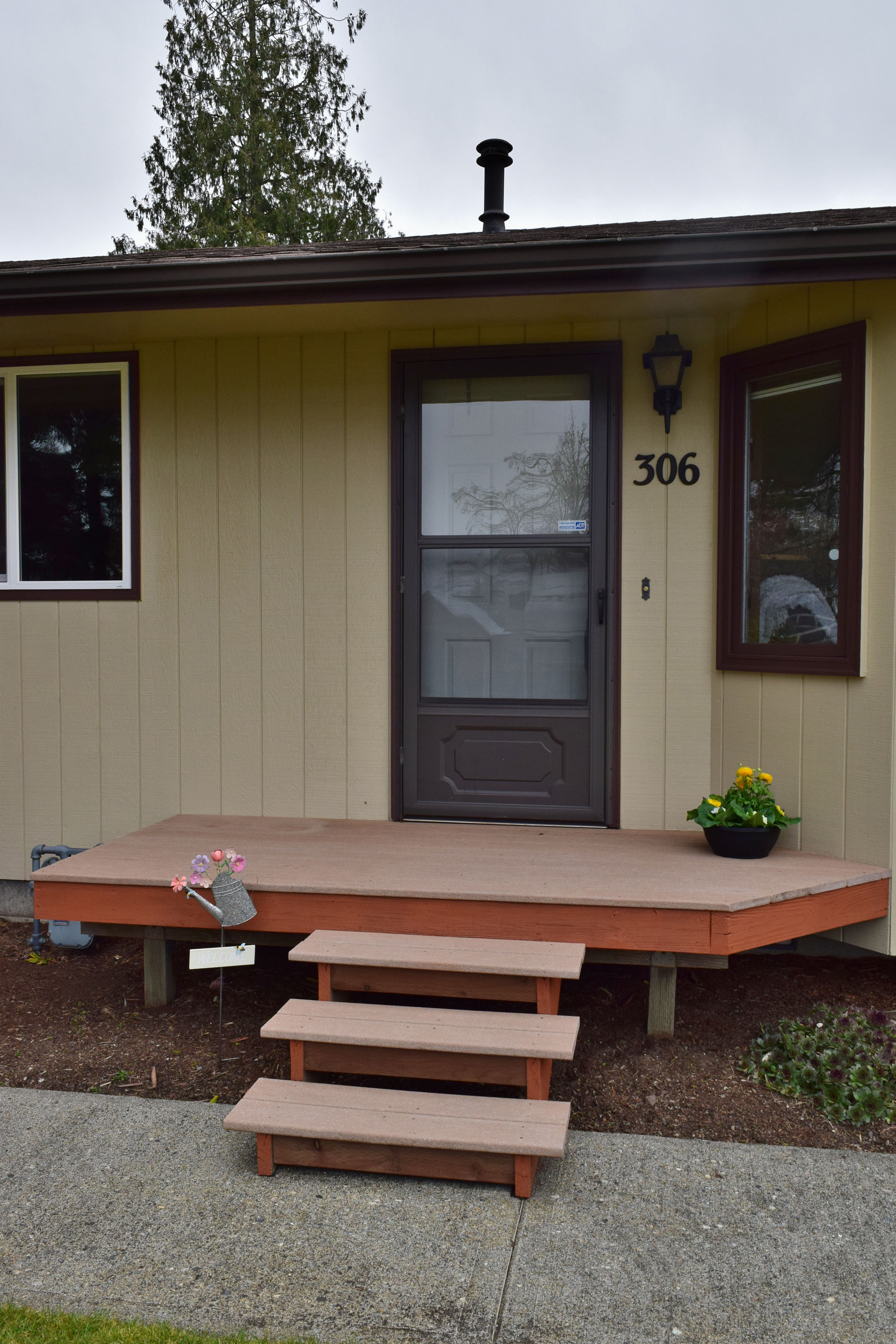 Property Photo: Welcome... 306 Division St WA 98264