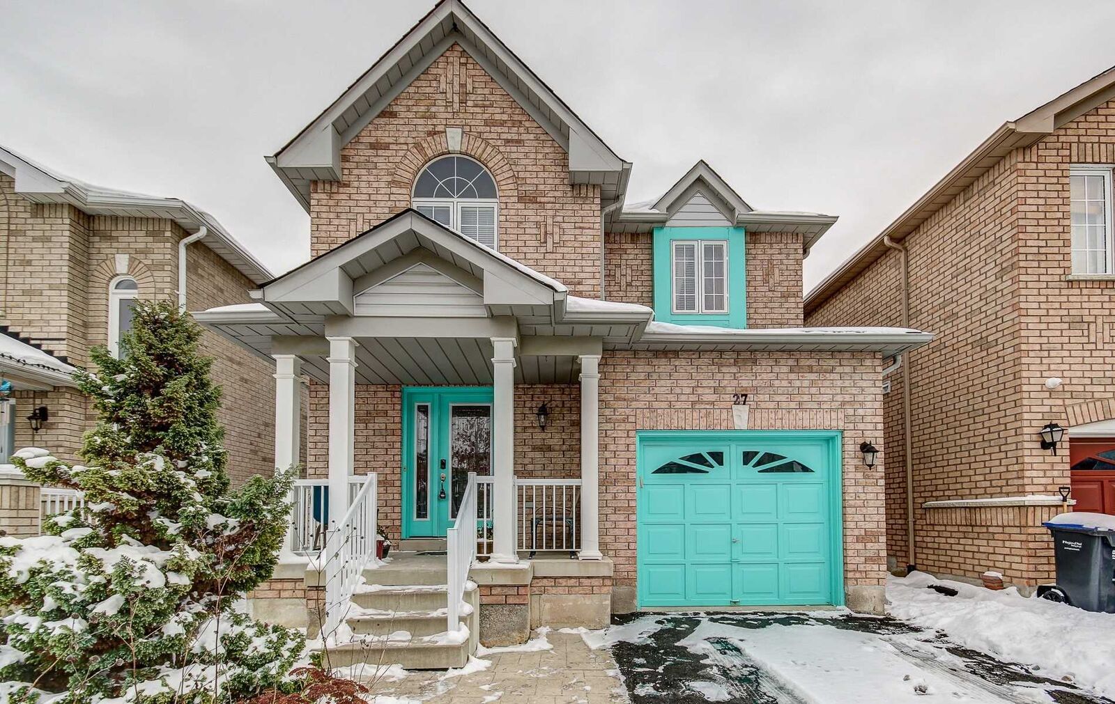 Property Photo:  27 Oakmeadow Drive  ON L7A 2M1 