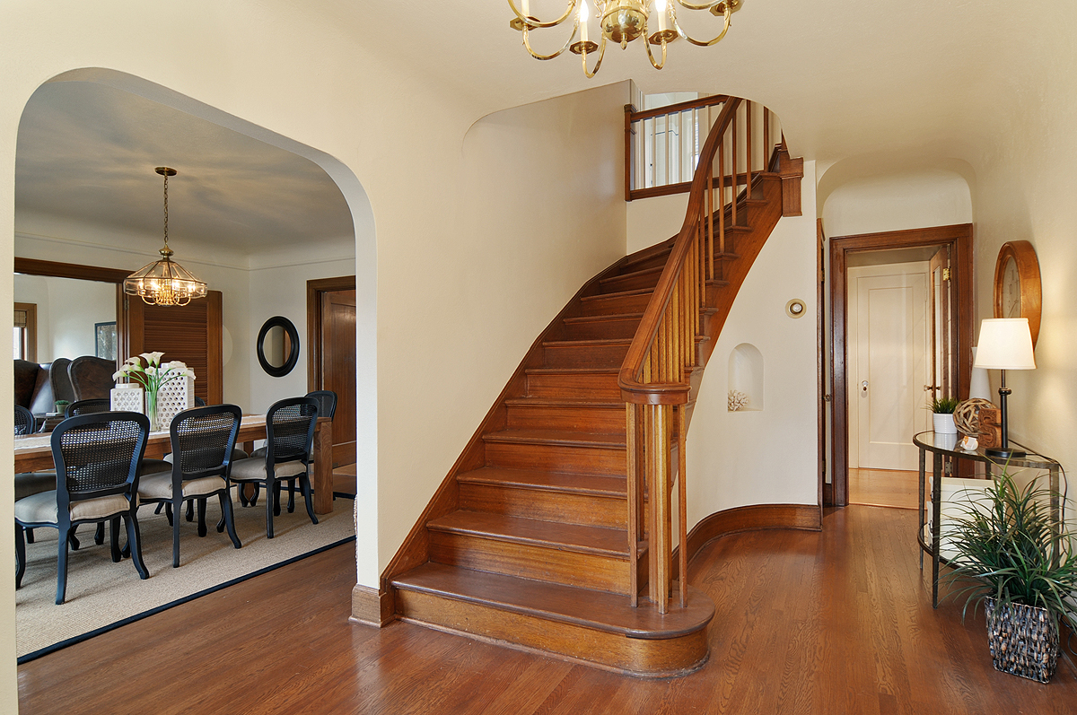 Property Photo: Foyer, living room, dining room, bonus room 4803 NE 39th St  WA 98105 
