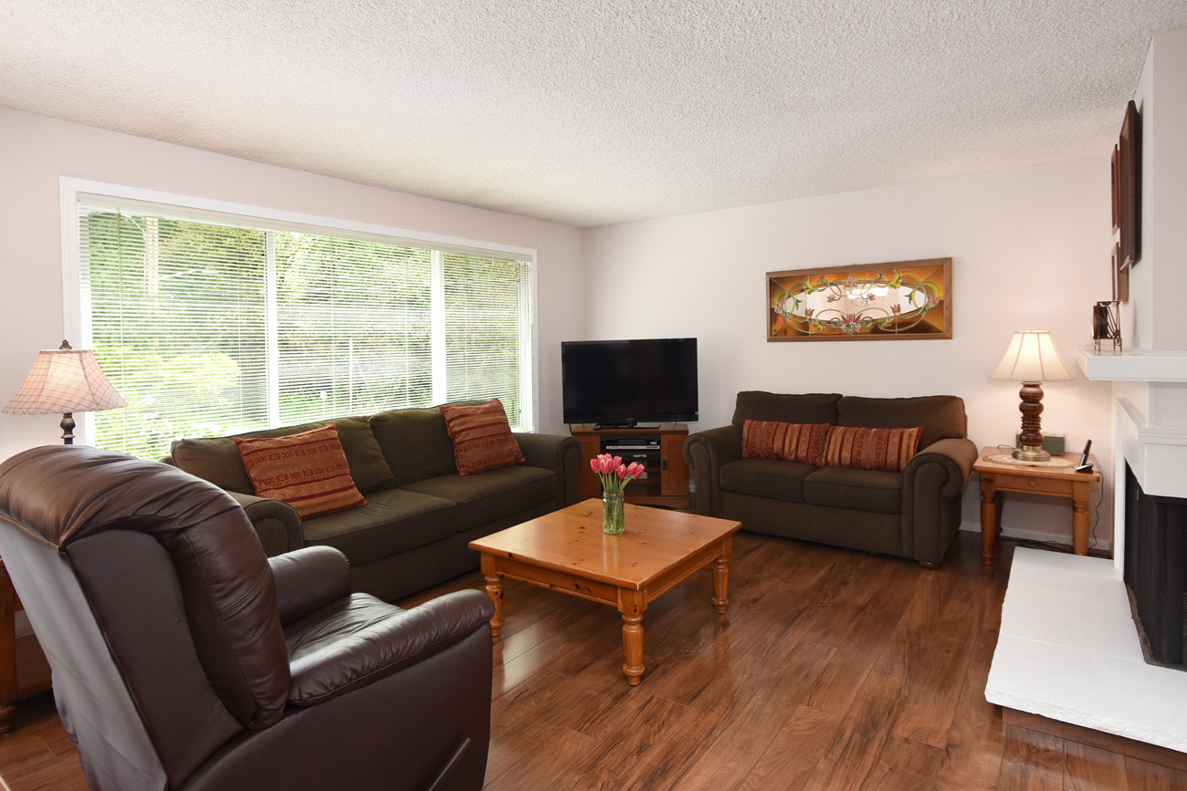 Property Photo: Living room 19503 34th Ave NE  WA 98155 