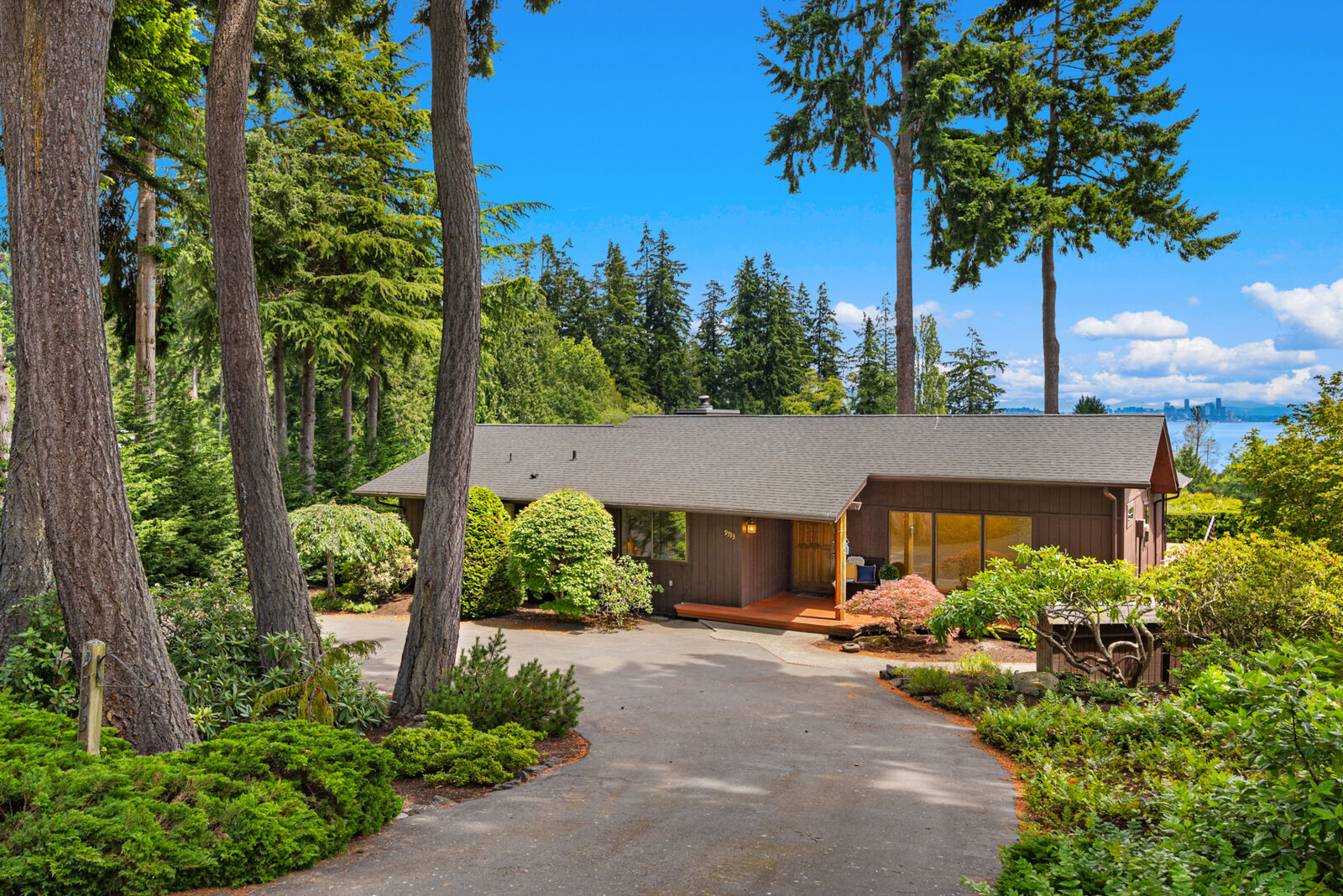 Property Photo: 9793 NE Murden Cove Drive 9793 NE Murden Cove Drive  WA 98110 