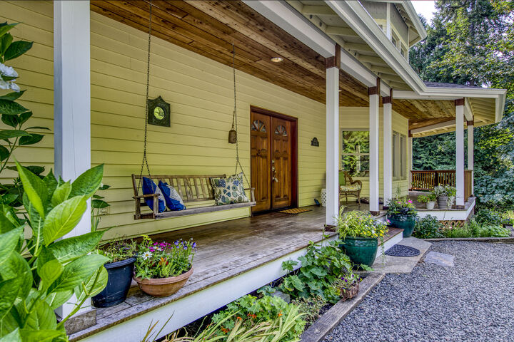 Property Photo:  6500 NE Baker Hill Road  WA 98110 